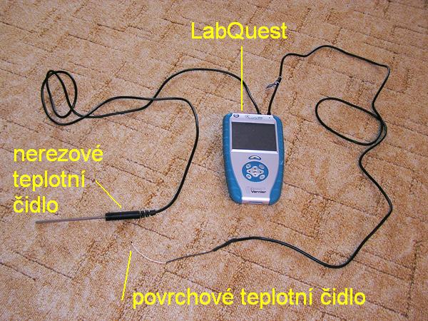 LabQuest s připojenými teplotními čidly